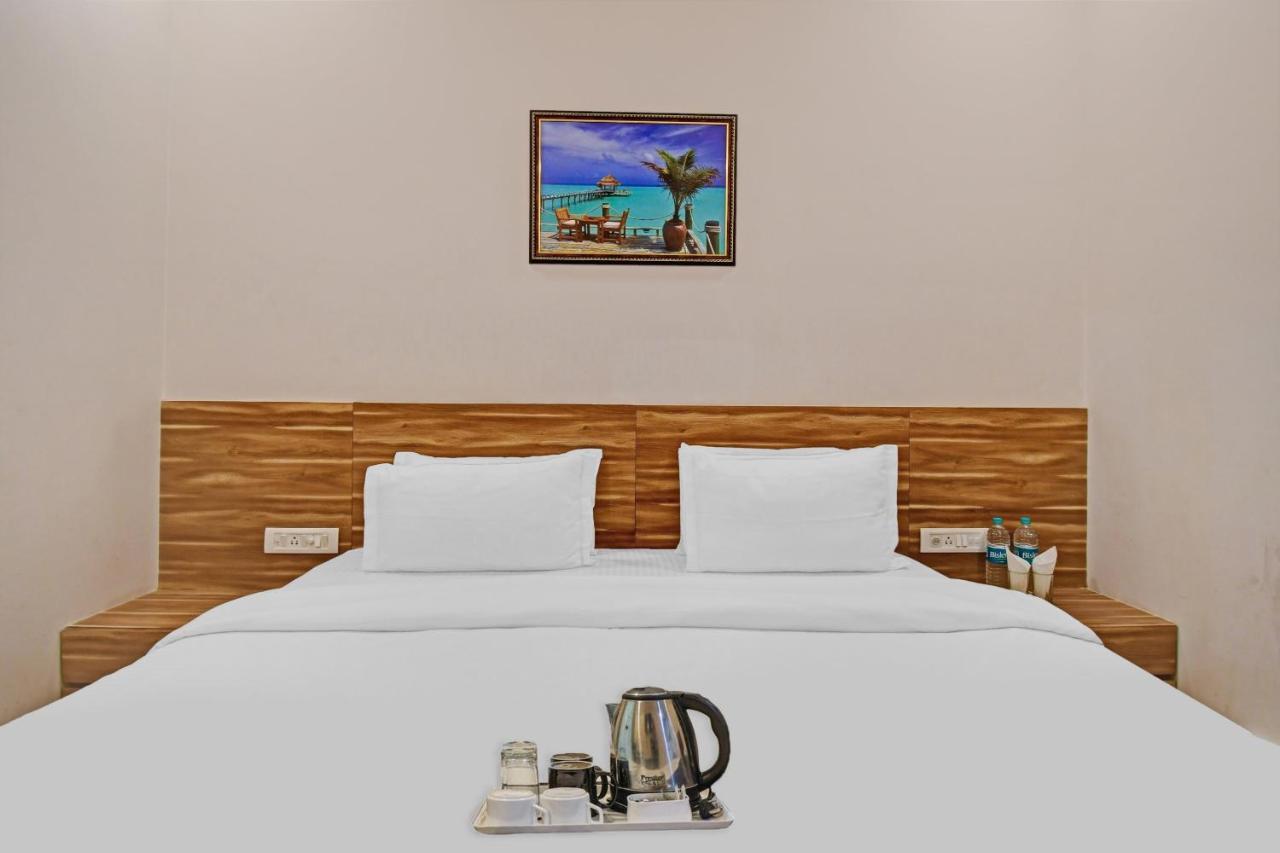 Super Townhouse Hotel All In One Near City Centre Salt Lake Солт-Лейк-Сити Экстерьер фото