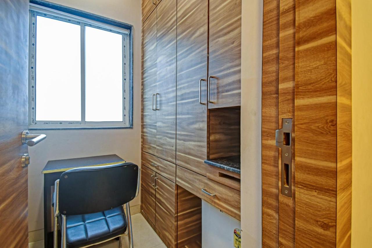 Super Townhouse Hotel All In One Near City Centre Salt Lake Солт-Лейк-Сити Экстерьер фото