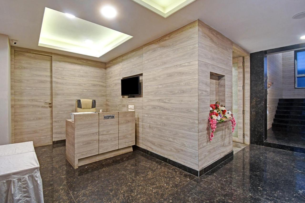 Super Townhouse Hotel All In One Near City Centre Salt Lake Солт-Лейк-Сити Экстерьер фото