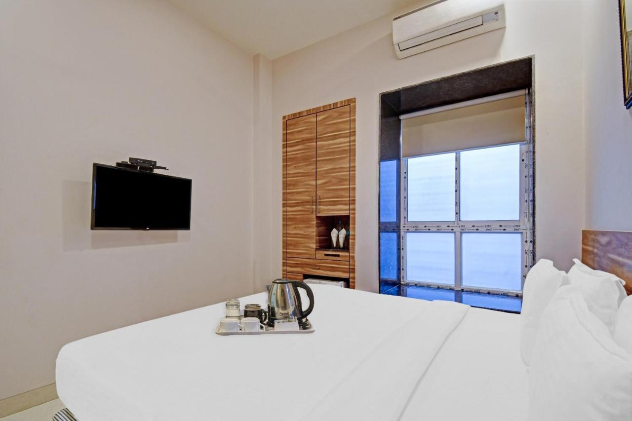 Super Townhouse Hotel All In One Near City Centre Salt Lake Солт-Лейк-Сити Экстерьер фото