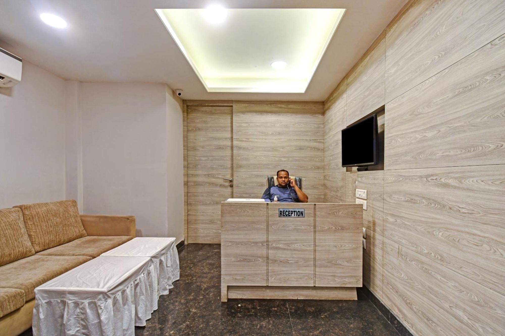 Super Townhouse Hotel All In One Near City Centre Salt Lake Солт-Лейк-Сити Экстерьер фото