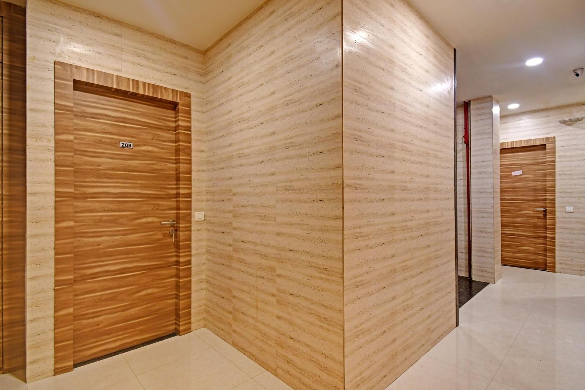 Super Townhouse Hotel All In One Near City Centre Salt Lake Солт-Лейк-Сити Экстерьер фото