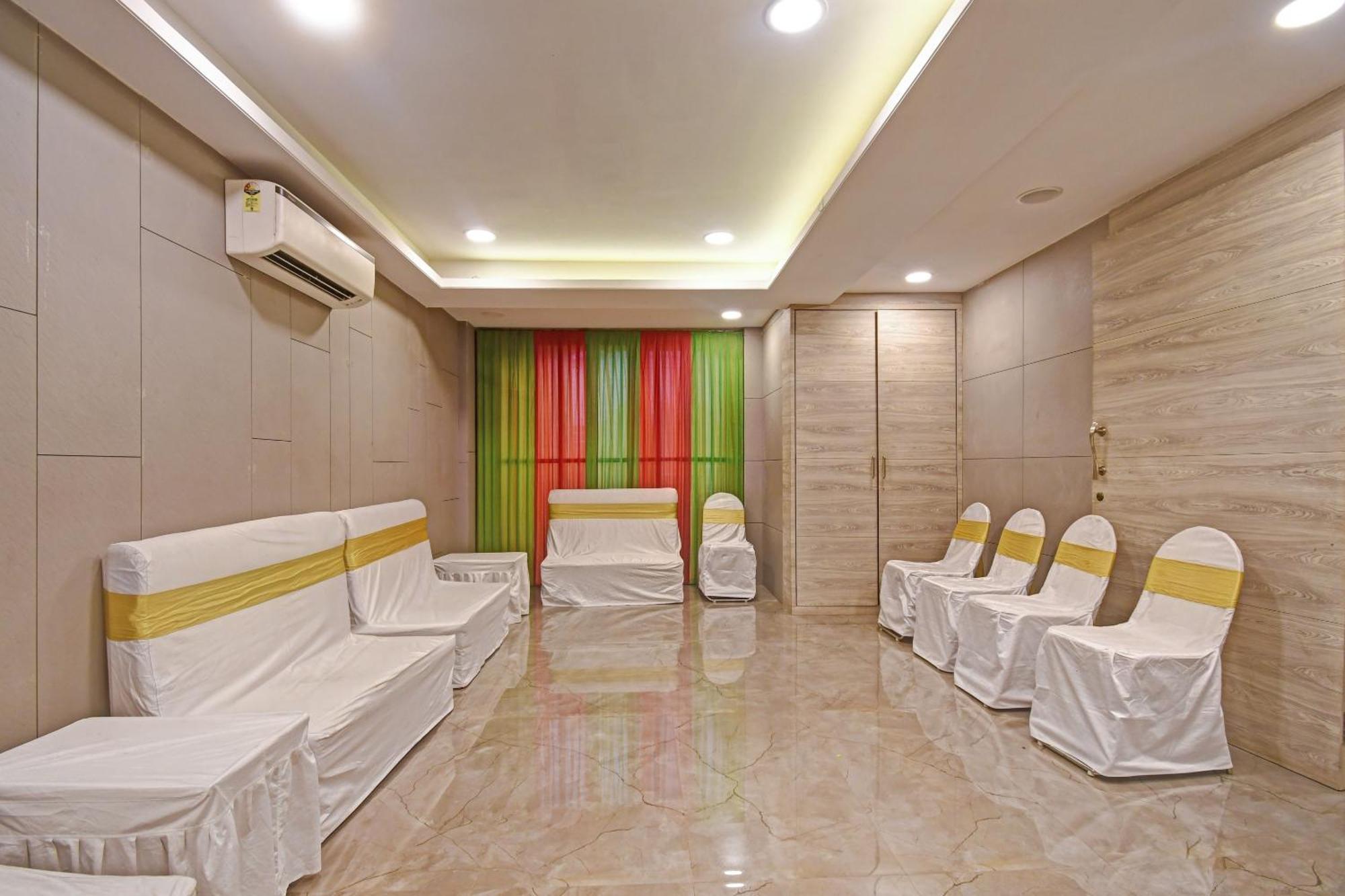 Super Townhouse Hotel All In One Near City Centre Salt Lake Солт-Лейк-Сити Экстерьер фото